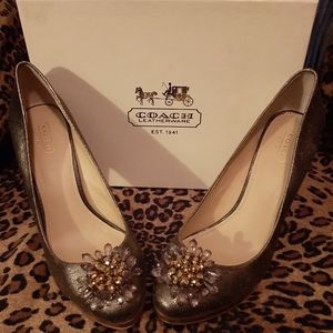 Coach Pumps